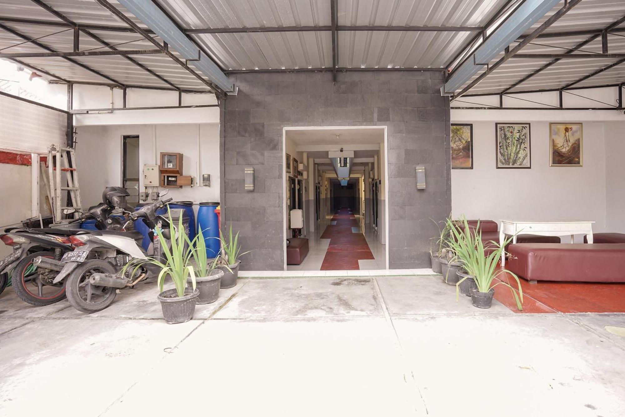 Hotel O Seturan Near Hartono Mall Yogyakarta Formerly Maleo Kostel Kejayan Exterior photo